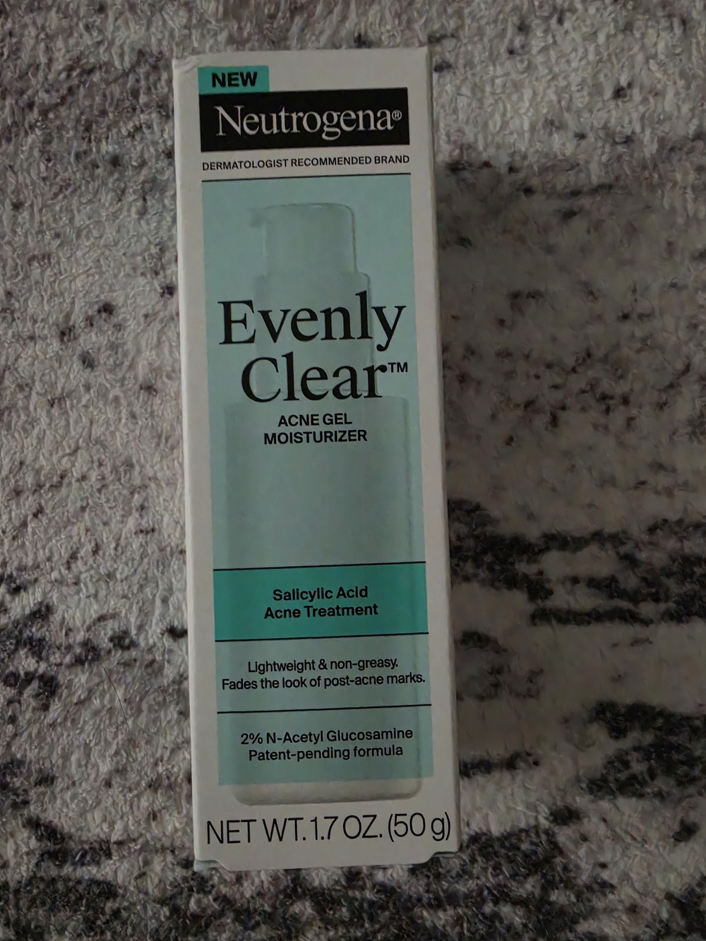 Neutrogena Evenly Clear Acne Gel Moisturizer - Light Aqua and White